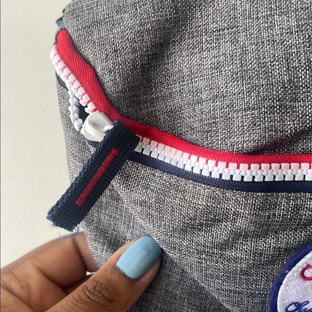 Converse Gray and Blue Belt Bag with Sporty Design - Picture 4 of 7